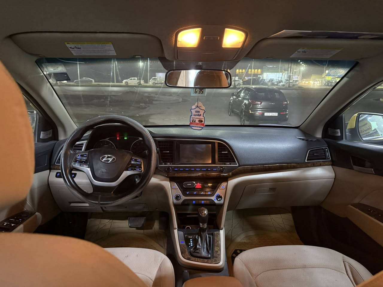 السلام عليكم
النترا 2017 
سيارة جديدة ماشيه قليل 
بدون حادث 
سيارة تخبل وجاهزه من كل شي 
مصفره هيئه 
مكاني الصويرة سعرها مناسب 
*********** 
ملاحظة استخدام شخصي السيارة
