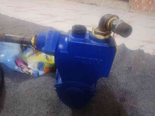 ماطور ماي نوع تام حجم جبير كلش جديد ونضيف شوف عينك وصونده السوده 25متر ام النص وصونده برتقالية هم ام النص طولها 6امتار اليريدهن يتصل ***********
