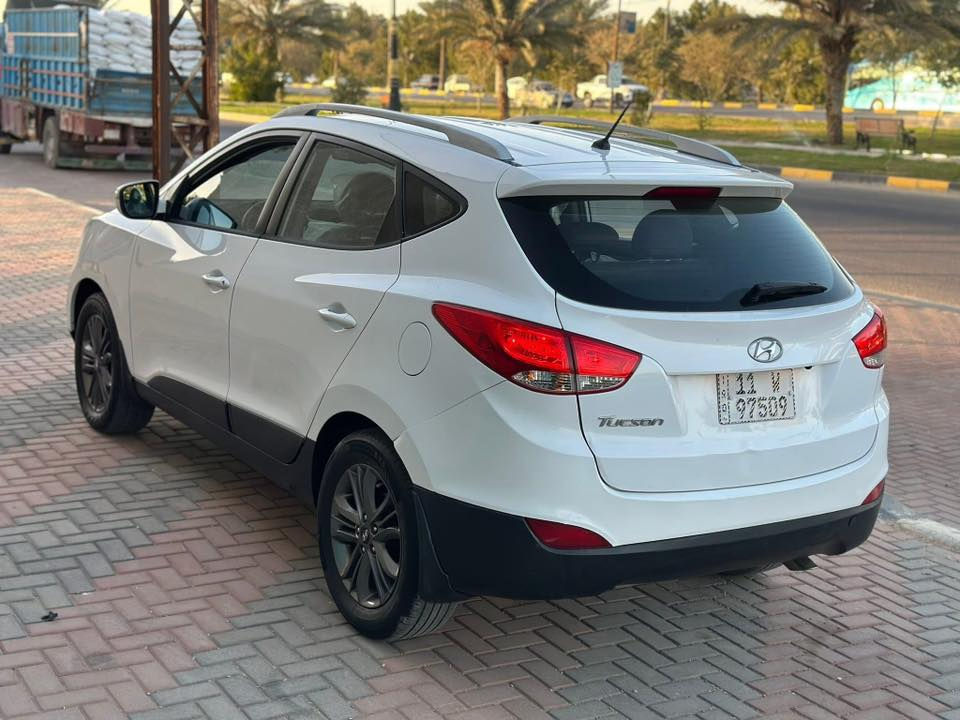 السلام عليكم توسان للبيع فقط خليجي السعر100 قفل متوازي للاتصال ***********
