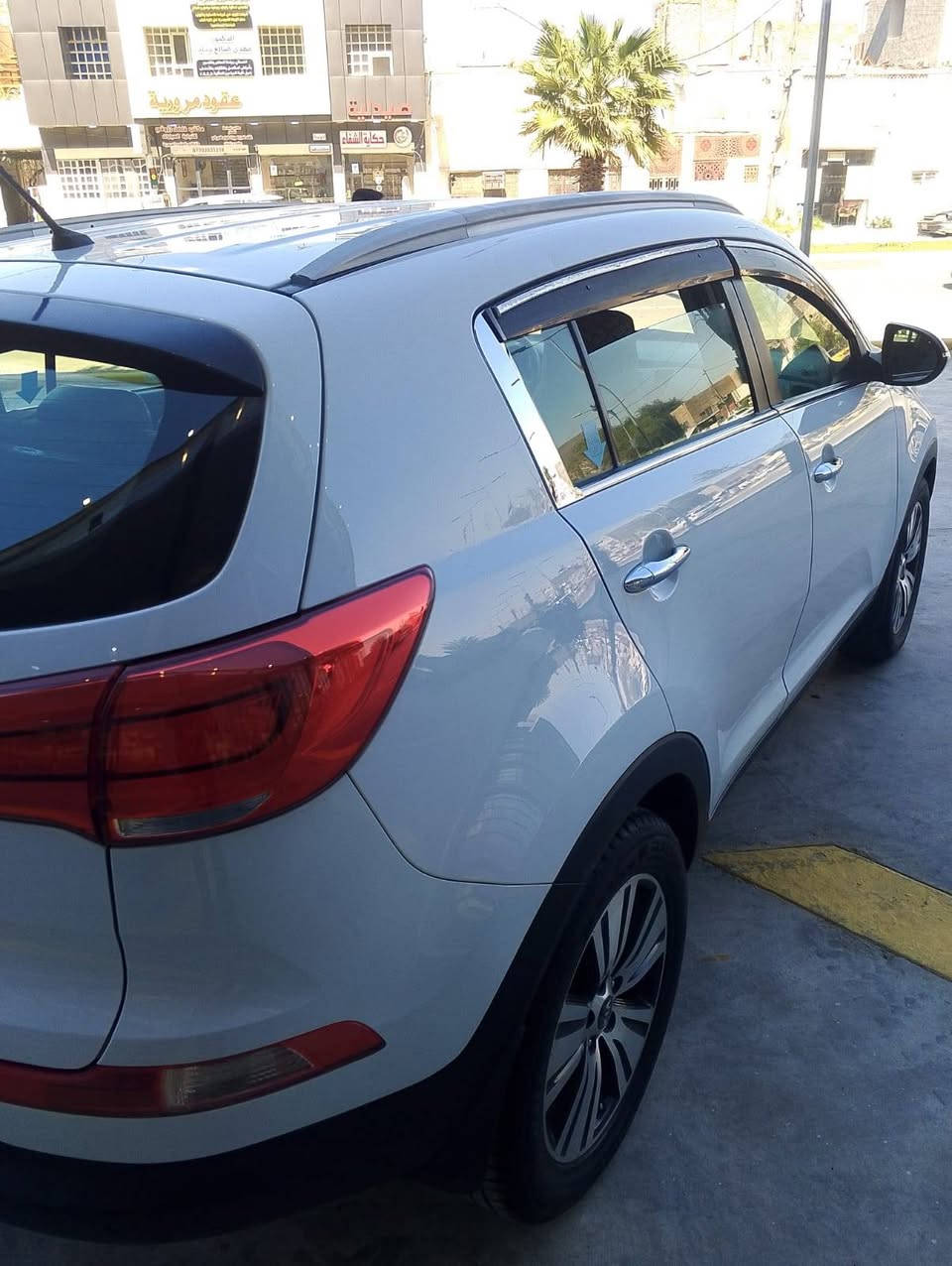 كيا سبورتج – خليجي
موديل 2015
مكينه 2000 GDI شرط بدون دوانز 
ماشيه 130 ألف كم
رقم السيارة بغداد انكليزي
مكان السيارة بغداد
يوجد صبغ  ربع الباب الخلفي فقط
السونار مرفق مع الصور
السعر 158 وبيها مجال 

📱 للاستفسار: ***********
