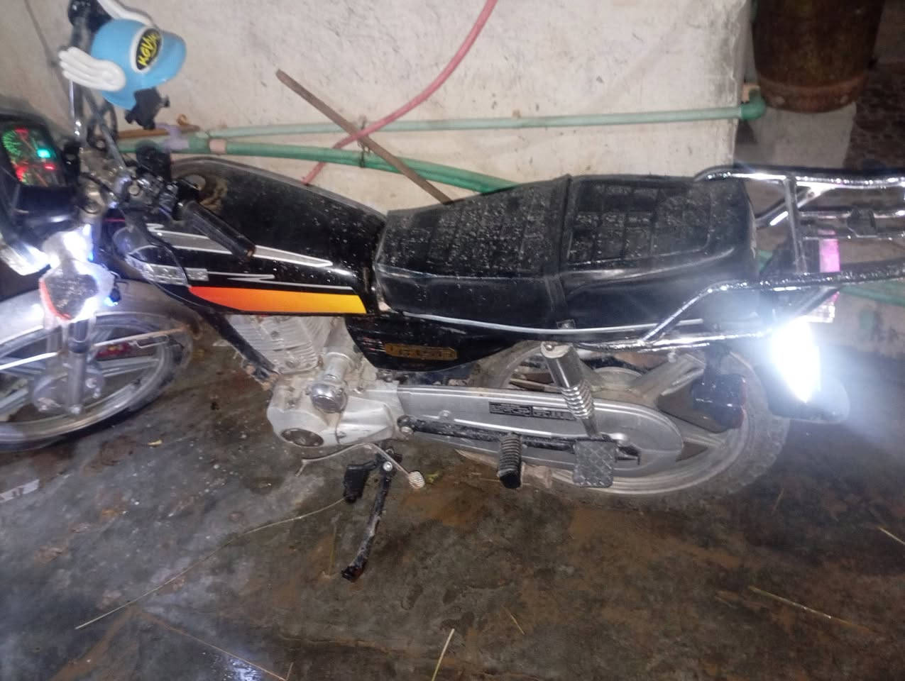 سلام عليكم دراجه للبيع مديل 21خمسه كير سلف شغال اوراق بيها 6كمرك مدفوع دراجه كهاربايات شغاله كامله تايرات جدد المكان ديالئ جلولاء السعر 380وبي مجال ***********بي واتساب هم
