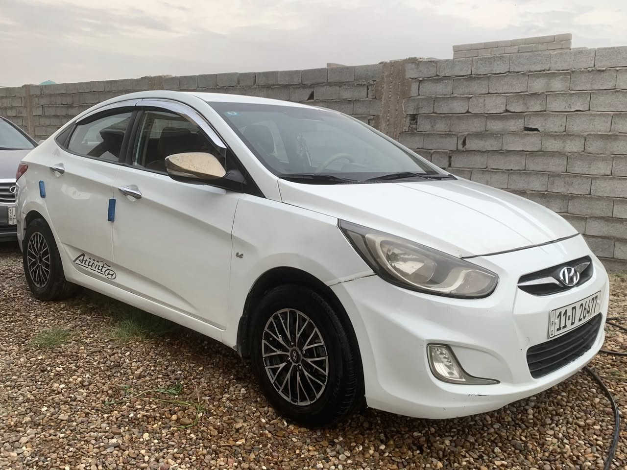 اكسنت خليجي موديل 2011
المحرك 1600 دوش 
صبغ بنيد بسبب الفابلون وباب خلفي عكس السائق 
السيارة مكينة وكير وتبريد جاهزات 
باسمي رقم بغداد. الجديد 
حدادية وتايرات نظيفة
السعر 86 ورقة وبيها مجال ان شاءالله
باقي التفاصيل ***********
