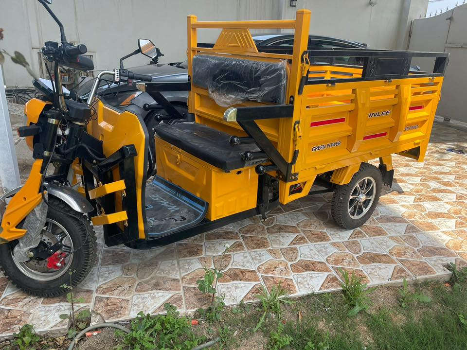 ستوتة شحن للبيع
جديدة الحجم الجبير 

للستفسار ***********

‭0783 573 6308‬

السعر: مليون و600 بيهة مجال
