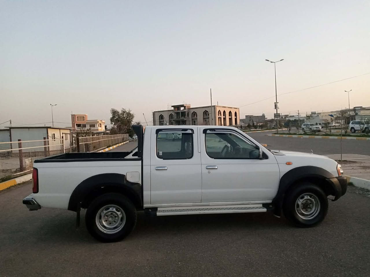 ﷽

‎‏‎بۆفرۆشتن 💎⚜️للبیع

‎‏‎‏⚜️ Nisan Pikab⚜️

نیسان پیکاب 

مۆدێل : 2007

ناوسوورجام کارەبای
 ڕەقەم وسەنەوی نوێ 

دەفتەربەنزینی هەیە 

بێ بۆیاغ دوو پەڵە ساردی هەیە .

چوارتایەی نوێ بێ تەقەو رەقە دینار مسرفی نیه 
 

ناونیشان : چەمچەمال 

***********

***********
