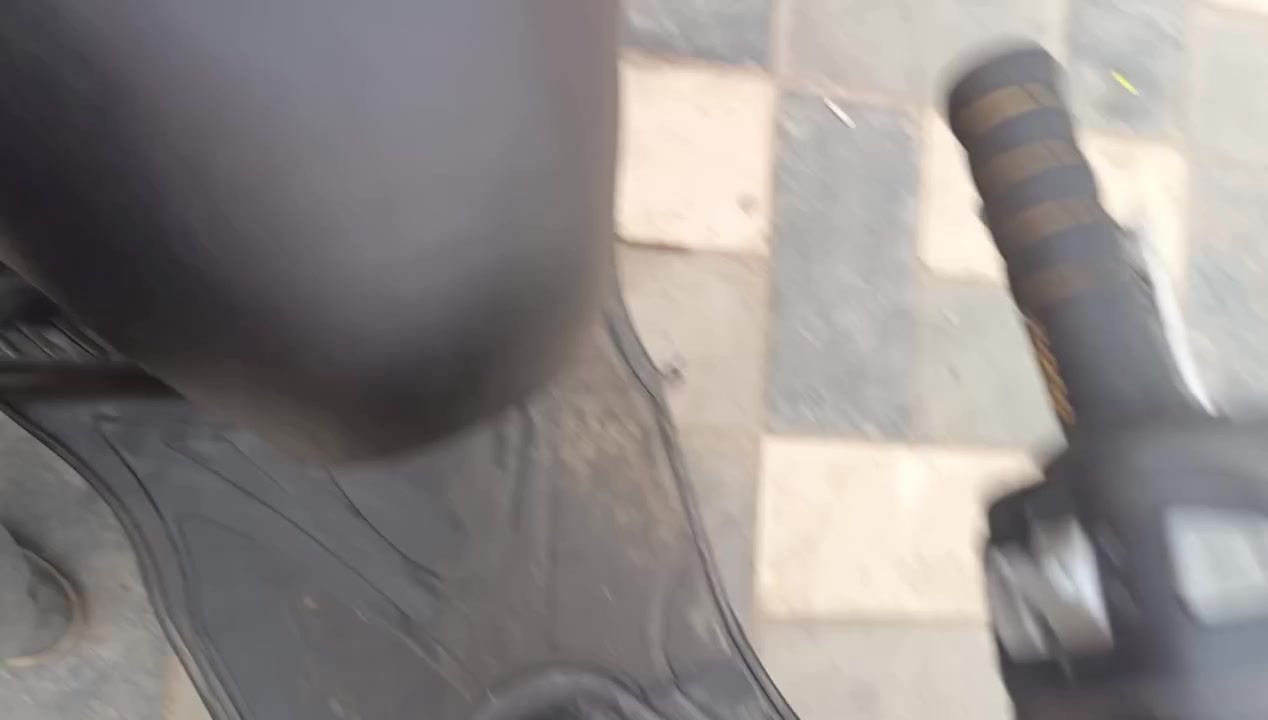 السلام عليكم دراجه بريز نظيفه جيب وياك بيتر وتعال اذا تريد نعومه شلعه معدل سعرها 500,000 وبيها مجال حق الجيه وانا خادم ***********
