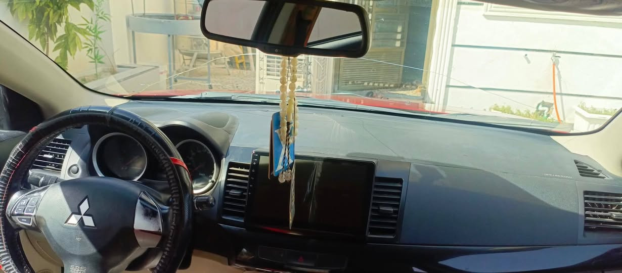 السلام عليكم للبيع لانسر قرش موديل 2016 خليجي بدون صبغ فقط بارد مكينة 1600 بيهة منضومة غاز السيارة فول رقم بغداد السعر 102 وبيهة مجال قليل مكان السيارة بغداد الشرطة الخامسة ***********
