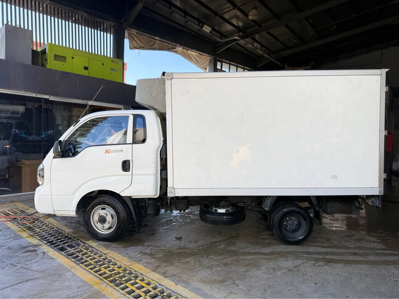 kia S4000 بڕاد
مۆدێل 2022 
بیلاد بەڕادی شەریکەی kia
دەبڵ کۆمپرێسەر 
پاتری و ٦ تایەی لۆک و کام سێرڤس و رۆنی اصڵی گۆراوە
گێڕ و مەکینە بەشەرت نەکراوەتەوە بەضمان
تەنها ٩٩ هەزار کم رۆشتوە لە سفرەوە لای خۆمە
بە ناوی خۆمەوەیە سەنەوی تا ٢٠٢٨ تازەیە
نرخی ٢٦٠ گەڵاو مەعامەلە
***********
*********** السليمانية, العراق
