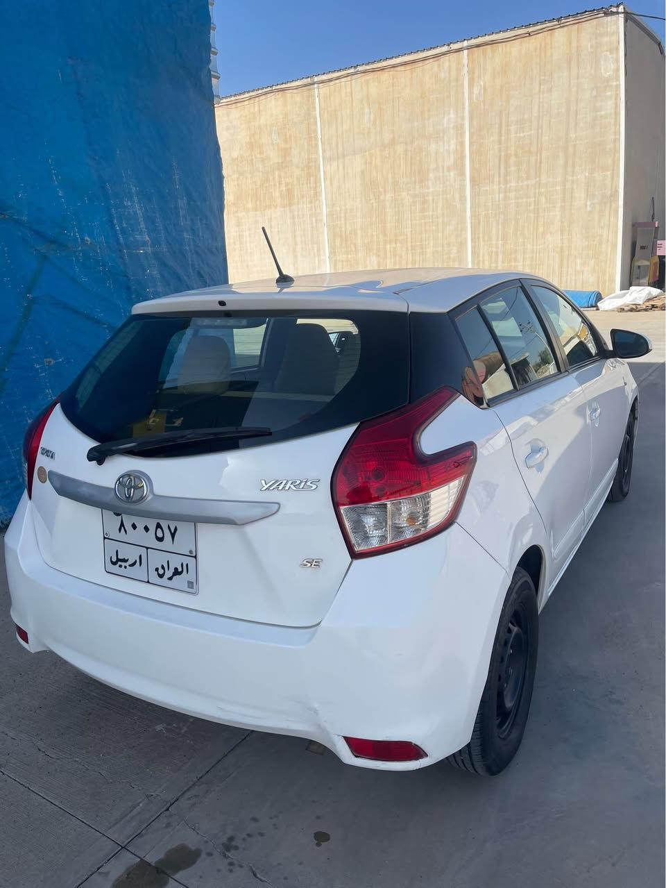 تویوتا یارس 2017 خەلیجی ناوزەرد
گێڕ تۆماتیک و عادی 
سەیارەکە گێڕ و مەکینە و تەقە و ڕەقە و تەبریت و تەحویل و غەرامەی بەشەرت 
سەیارەکە جایزە 
یەک پەڵە بۆیاخی هەیە بێ ناوگرتن 
سعری 105 گەڵا و مەجال 
***********
هەولێر بنەسڵاوە أربيل, العراق

