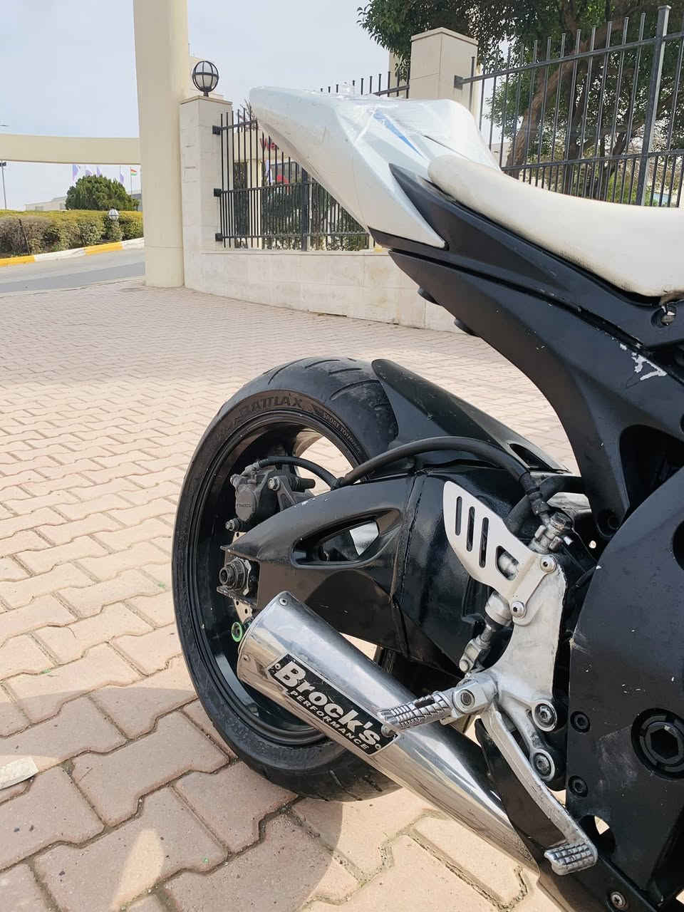 سلام عليكم جكسر 750 موديال 11 دراجه شغال بس ريداله شغل كهرباء مكينه بشرط شغال ومابي اي عيب وابي اوراقه كمرك مراوس وبيع حسب قناعه تواصل عل واتساب ***********
