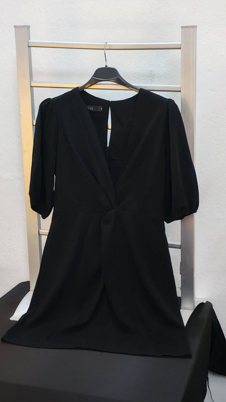 جز من بضاعة اليوم ملابس البث المباشر مع امزون رسول قاسم 😍🧡🩷🩵ارخص الأسعار كل المعروض ب2 وب3 وب4 و5 فقط الفستاين سعرهم غير للحجز والاستفسار التواصل واتس اب 😍***********8
او على الخاص
هذي جزء من بضاعة اليوم يتوفر قاط رجالي 3 قطع جديد فقط ب25 الف  ويتوفر بديات نسائي وبناتي ورجالي شاهد البث المباشر عبر تيك توك باسم امزون رسول قاسم الساعة ال9 ونص مساء
