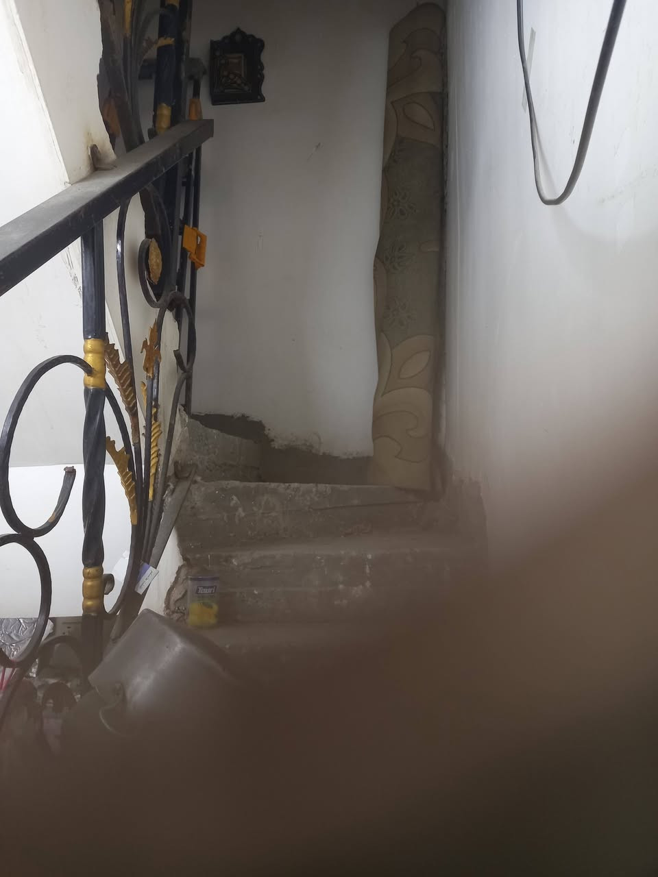 لسلام عليكم بيت للبيع  في الزعفرانيه  شارع الجواهري مساحته ٥٥ متر طابو زراعي سند ٢٥  الاتصال على الرقم ***********
