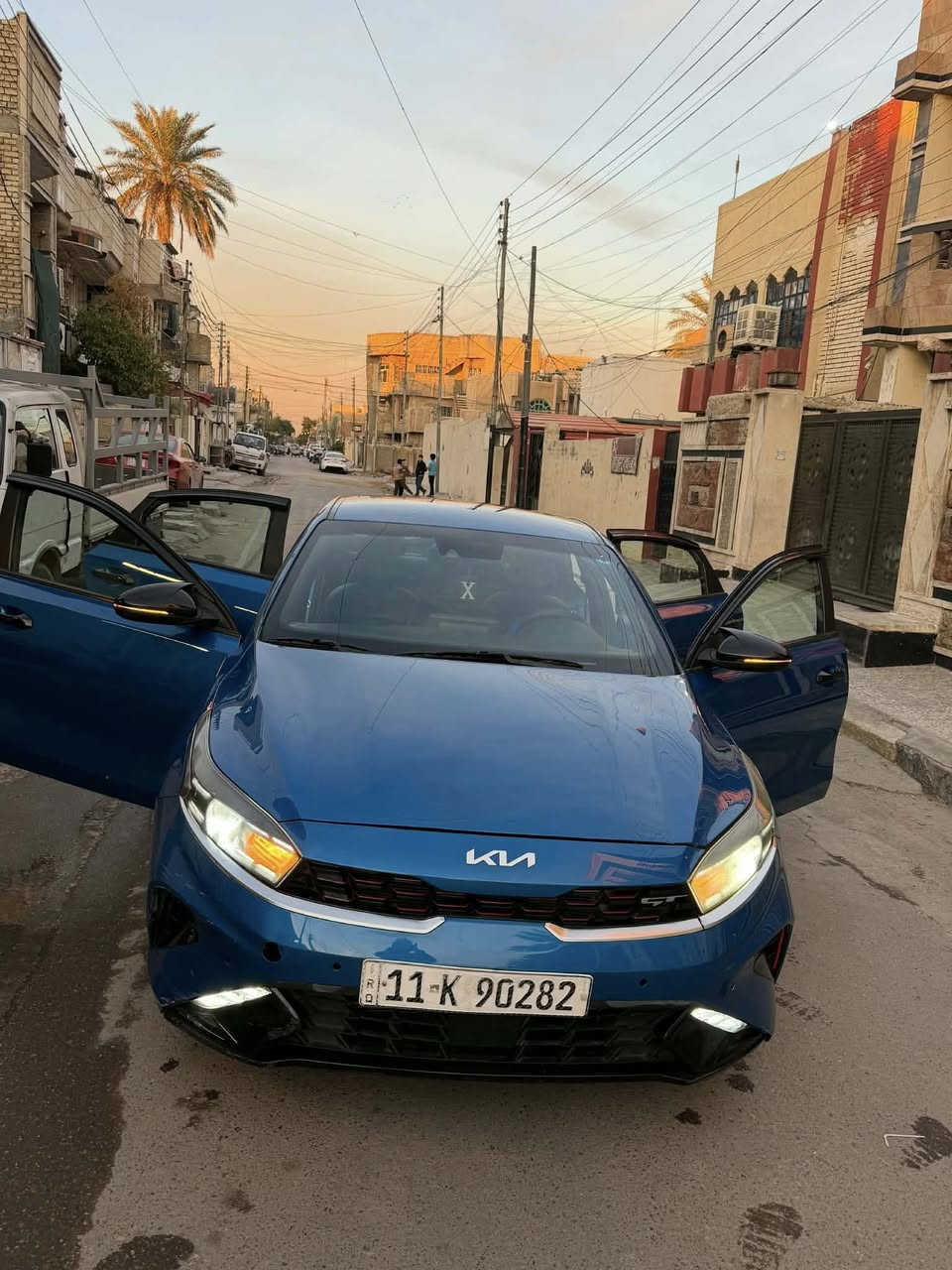 السلام عليكم كيا فورتي مديل 23
ماشيه 25 الف 
قطعتين صبغ حادث بسيط السونار مرفق ويه الصور 
مكينه 1600 تيربو 
نص مواصفات 
ماشيه 25 الف 
رقم بغداد بأسمي 
مكاني بغداد البياع 
***********
