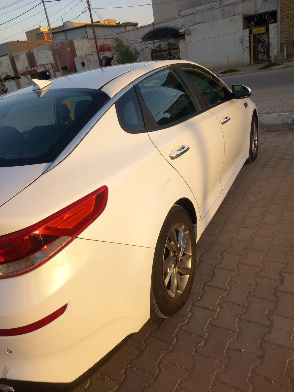 السلام عليكم 
اوبتما موديل 2019 باسمي اخذتها قبل أسبوعين وحولتها باسمي محرك 2400 gdi ممفتوح جديد ماشيه 100الف
كير ومحرك بشرط لاتنقيص ولا تبخير 
حداديه زينه 
فئة fe
رادارات
حساسات خلفيه
كاميرا
تحديد مسار 
ثلاث أنظمة قياده 
تبديل باب السائق والى خلفه  وقبق الجنطه بقطع اصليه نفس اللون وصبغ جاملغ خلفي 
رقم الشاصي مرفق وصور الحادث 
سنويه لغايه 2031
هزه وفحص  بعد شهرين 
بجم كبس الشركه 
السعر 125 وبيه مجال
سياره احلى من الصور 
مكان السياره الديوانيه
للتواصل الاتصال على الرقم ***********
