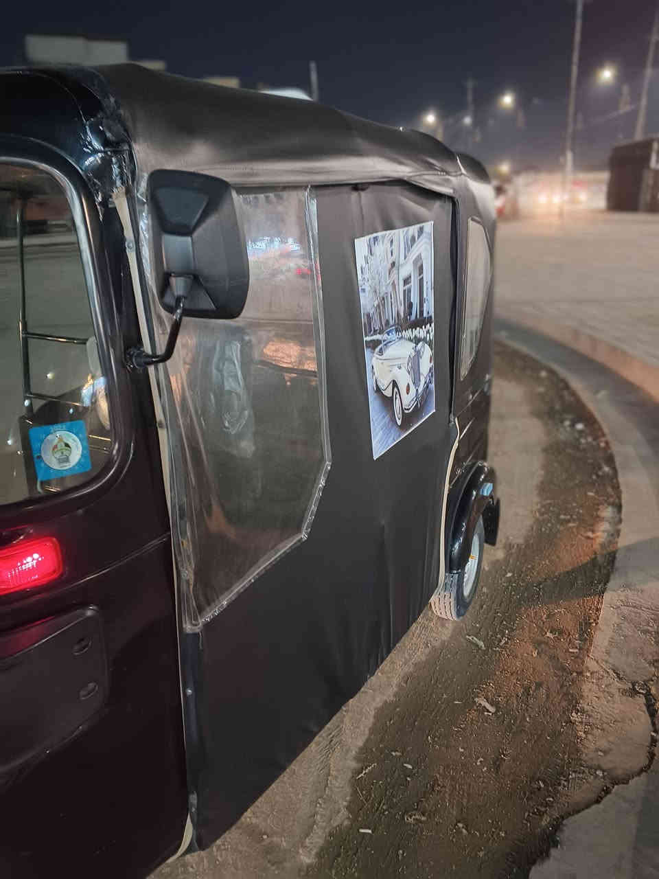 سلام عليكم تكتك للبيع موديل 2022 شهر ١١ كفاله من الشرك كفاله الغوده بيها شويه صفحه بارد تخم تايرات جديده شركه دبلات جديده 
العنوان: بغداد العبيدي حي الرئاسة
السعر: ٩ وبيها مجال *********** رقم الهاتف بي واتساب
