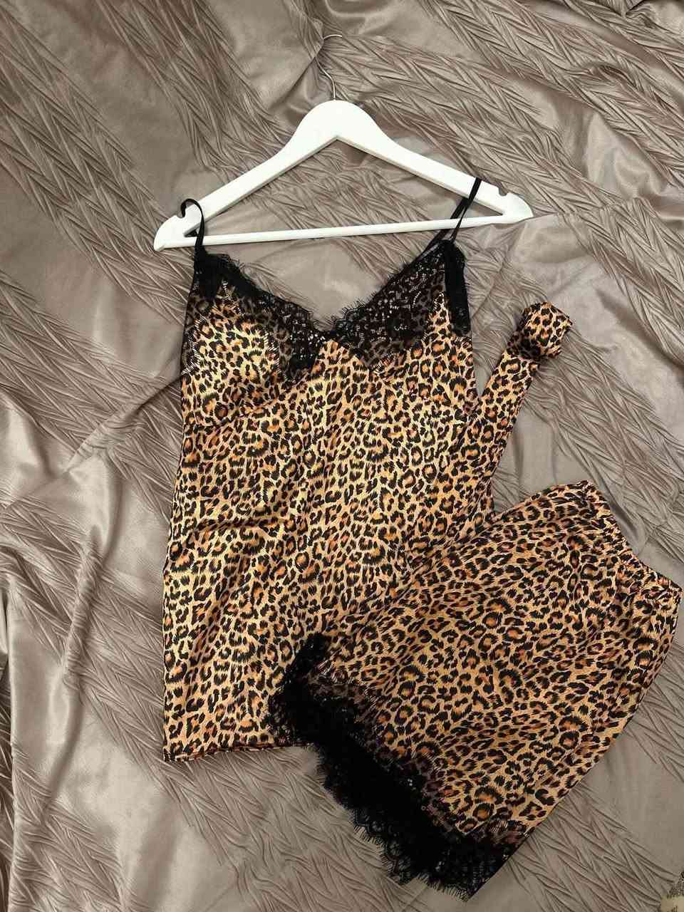 ‎جديد 🐆🤎

سيت خمس قطع متكون من 
روب
شلحه
توب 
شورت
بجامه‎ بغداد, العراق


**إذا كنت صاحب هذا الإعلان وتريد حذفه لأي سبب، رجاءا أرسل رسالة إلى الدعم الفني**