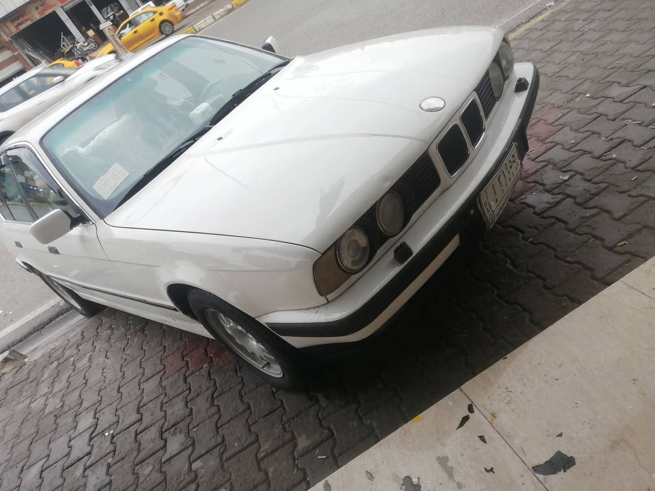 سياره بي ام للبيع موديل 1990 كير وتماتيك دفتر بانزين بي سنويه عظم عاج شرط الاضباره والقرص سياره على وضع الشركه بدون صبغ بدون ضربه بدون خياس شرط التحويل و الوكاله كير محرك شرط لا صرف لا بخار جوم كهرباء استيرن باور دوشمه جديد مكان السياره كركوك السعر 55 للاستفسار ***********
