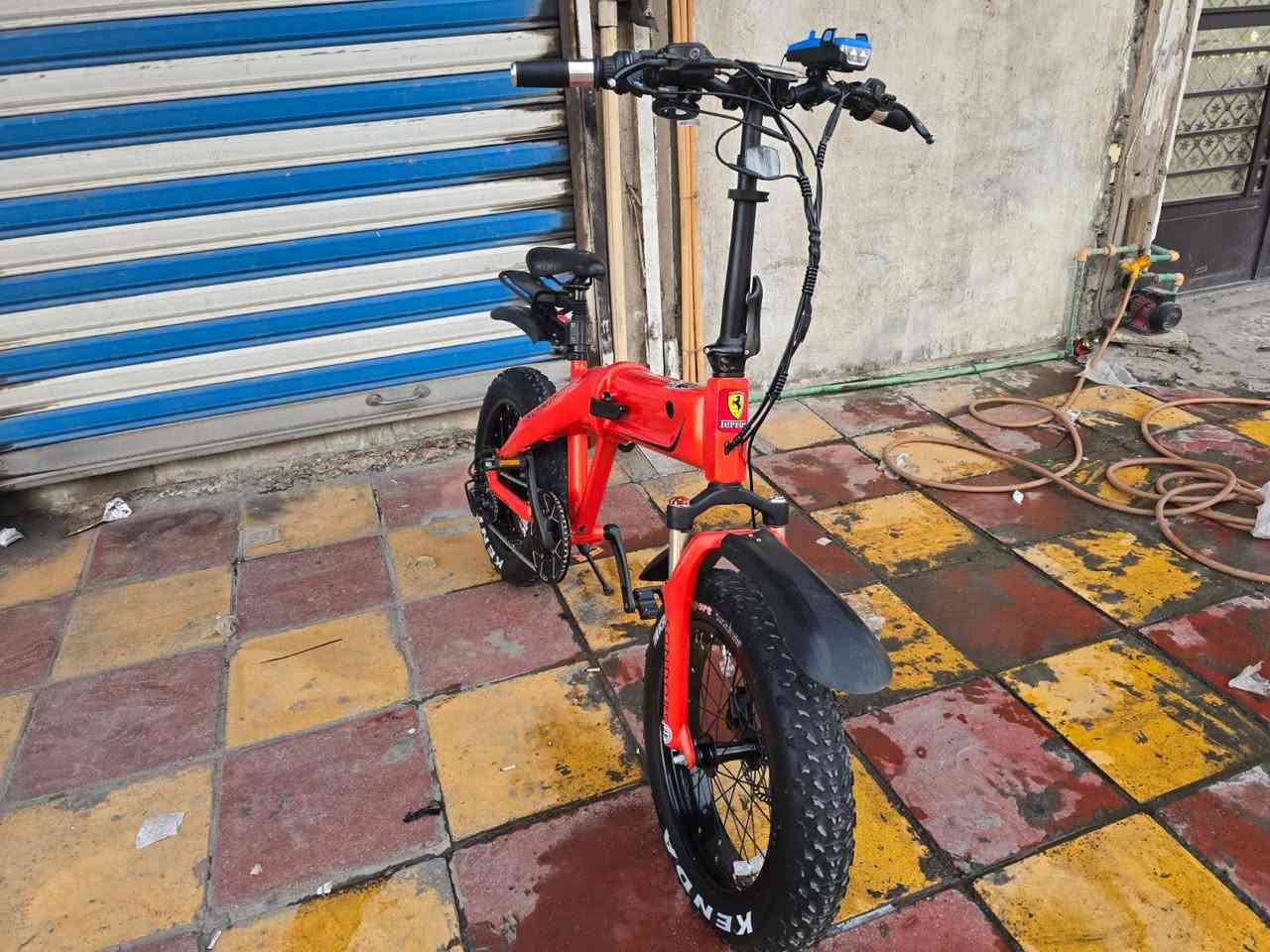 السلام عليكم دراجه شحن امريكي الاصل هايبرد وسكليتر يقطع مسافه 45بالشحنه بطاريه ليثيوم كلش جديد مابي اي نقص رقمي للتواصل ***********
