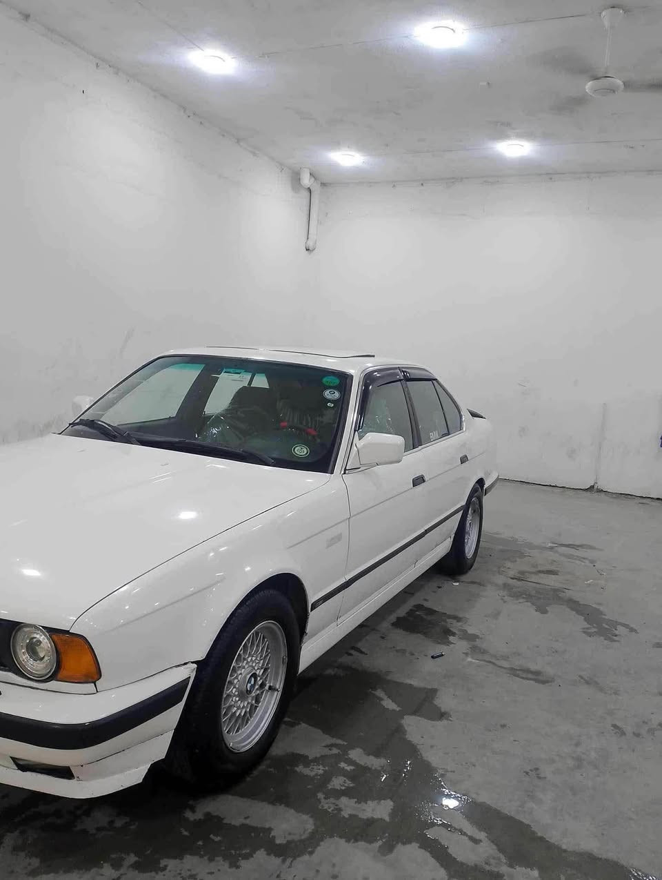 BMW
مۆدیل ١٩٩١. سەنەوی صلاح لدین  ٥٢٠ کبس گیر تەرح دوو جاملخی دوای بۆیاخە  زەربە و دعامی نیە   سەرفوو بخاری نیە  سعری ٣٥ معامەلە 
کەلار
*********** Singapore
