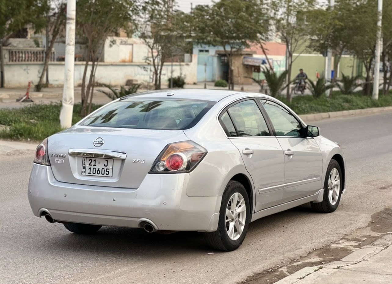 سلام عليكم
نوع السياره  نيسان التيما S
موديل 2012 
ماشيه154
تحويل وكاله حاضر بسمي 
تحكم استيرن 
تبريد لمس 
تبريد تتفيه شغال 
كير اوتماتيك 
اي بي إس 
ويل كب 
مكينه 2500
حادث فقط جاملوغ بونيد 
بدون دواخل ابشرط 
رقم سنويه جديد 
تخم تاير حداديه جديده 
سعر 100
للاستفسار ***********
العنوان ديالى خانقين
