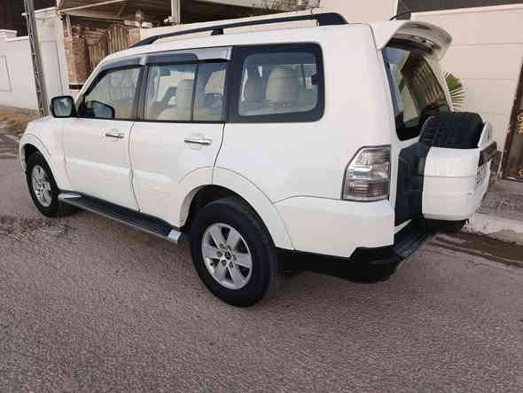 السلام عليكم من رخصه الادمن باجيرو موديل 
2008 بيه صبغ قطعه فقط مكينه كير حداديه 
صدر تخم تاير تبريد ثلج المواصفات فول 1/1
حبتور رقم بغداد بأسمي السعر 119 قفل قفل 
غير متواجد فيس للاستفسار***********
