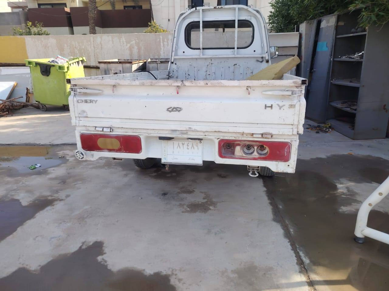 السلام عليكم سياره شيري حمل للبيع سياره جاهزه كل شيء ما بيها اوراق كامله بس تراجعهالمرور هل اسمك سياره حلوه وشغاله مكينه وغير مقفولات مكان بغداد المنصور *********** موديل 13
