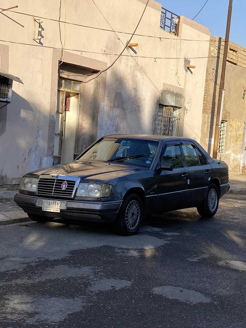 مارسدس دب موديل 1991  سعرهه 37 
كير ومحرك بطه VVT  2500 اب شرط لا صرف لا بخار كهربائيات كله شغاله سنتر لوك تبريد  ثلج ❄️ 🧊  ويه السويج سنويتهه لل 2028 شرط التحويل مشروع وطني وين ما اتريد احولك سياره جاهزه وجديده بدون ضربه بدون خياس مكانهه ديالى ناحيه السعديه الجبل اي استفسار اخر اتصل عله الرقم ***********
