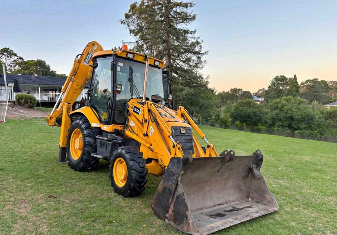 يا الله السلام عليكم حفاره جي سي بي موديل ٢٠٠٥ موقع الحفاره خارج العراق واصل للميناء البصره و الكمرك ع المشتري للاستفار الاتصال على الرقم ***********
