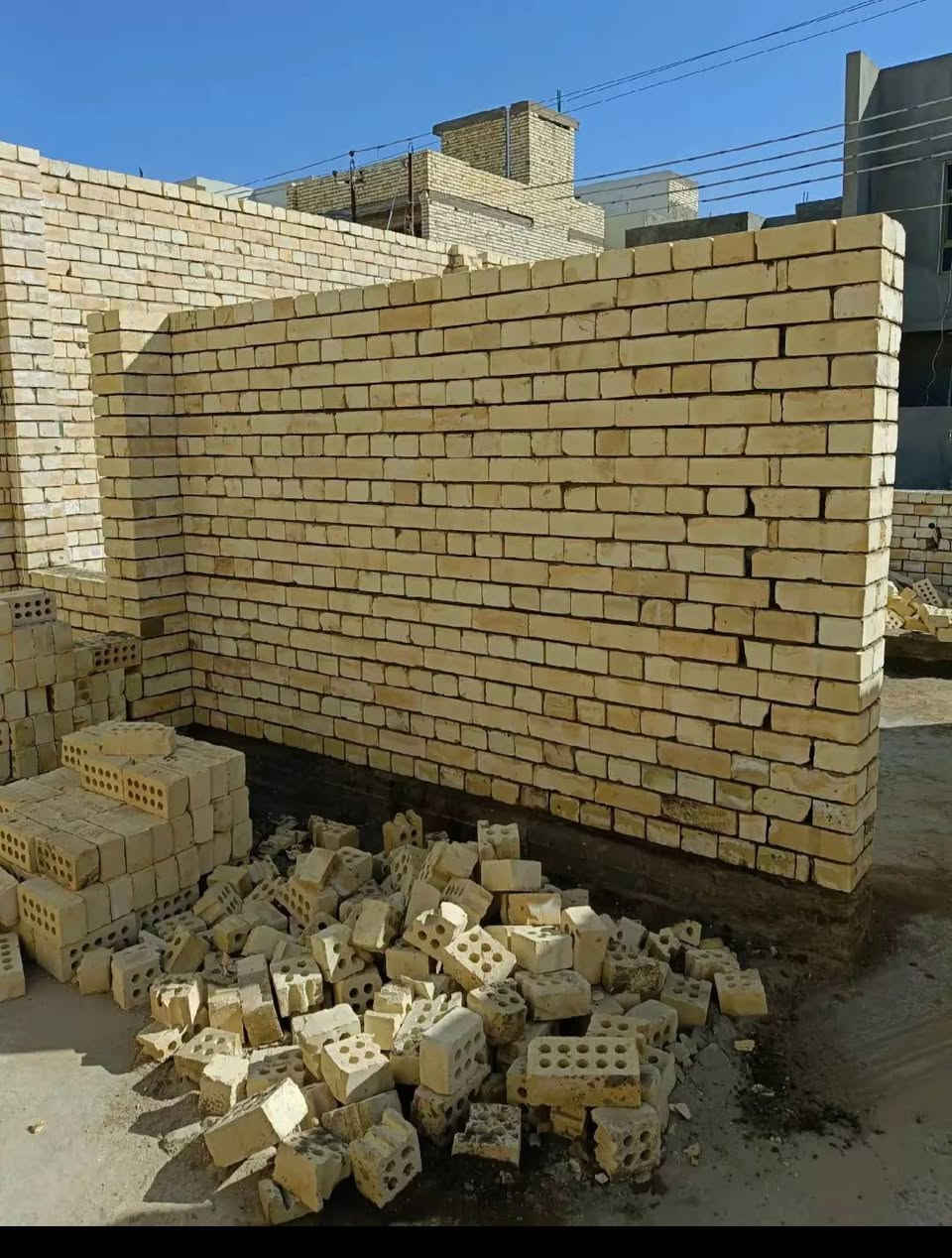 تحياتي السلام عليكم خلفات بناء 2 
متفرغين حاليا 
 نشتغل قطعي وعلى الدبل  بناء درجه اولئ مع النظافة بعد إكمال البناء
(مكان العمل داخل بغداد هاتف او) خاص
(***********.)متواجد (واتساب👉) 
(والله يرزق الجميع تحياتي)
