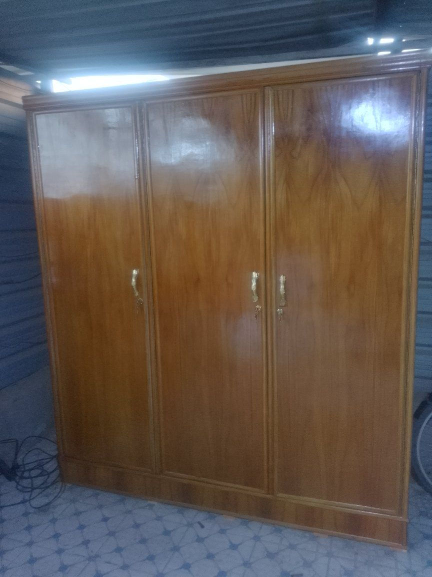 اغراض للبيع مجمع حطين مقابيل المنتزه ***********
