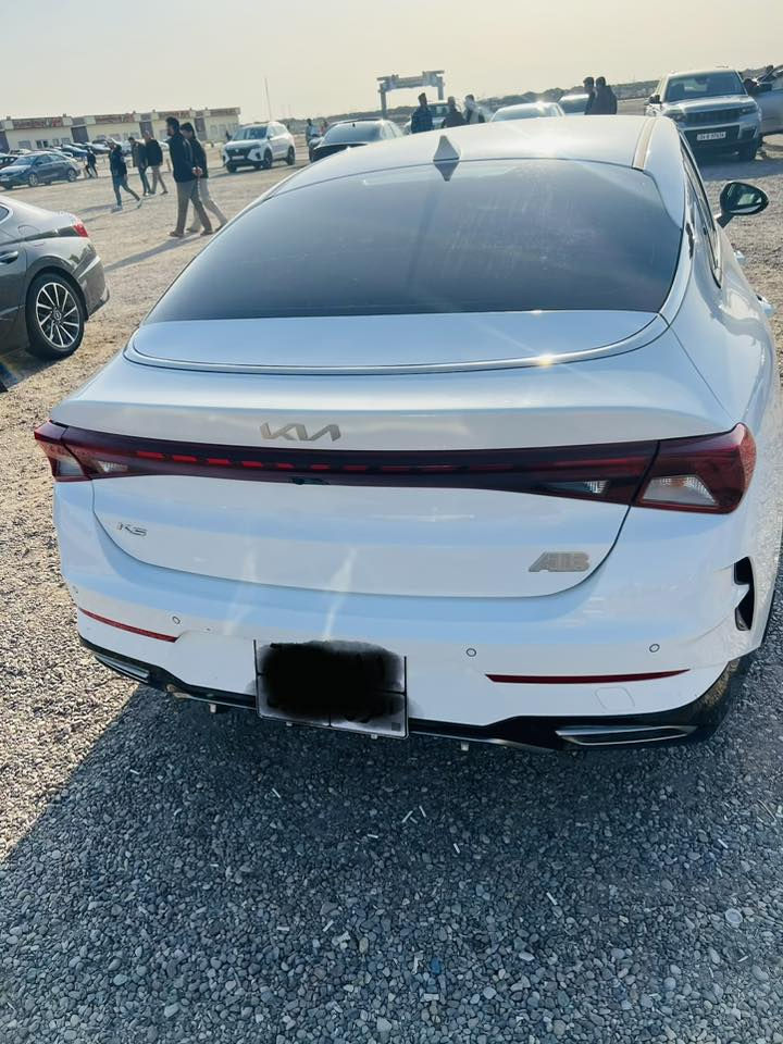 كي 5 خليجي 2022
ماشيه.95km
ً
مكينه .2000
ً
رقم اربيل بس شركه تريد تحويل وكاله عادي 
ً
سياره جديد بيها مكانات بارد قليل ونسبه حالوب خفيف بل فحص ياله يبين 
ً
سياره فول عده بنوراما شاشه كامره غفل سرعه تبريد شاشه بصمه سياره ع وضع شركه ما ملعوب بيها 
ً
مكاني البصره  
***********
السعر (178) وبيها مجال قليل
