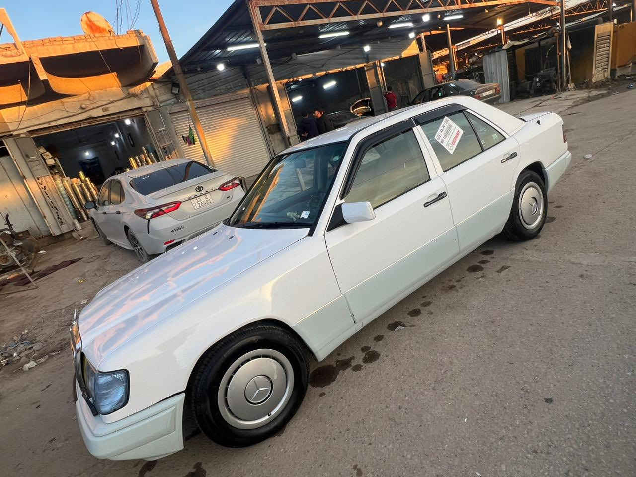 السلام عليكم مرسيدس دب موديل 1988  رقم أربيل  الجديد سنويه جديده محور 3000 كير محرك كهربائيات جديد تخم تاير غرفه نضيفه كلش 
صبغ عام جماليه قواعد دبلات معمره 
تراي وين مايعجبك مكاني سامراء السعر50 بيه مجال لشراي
***********
