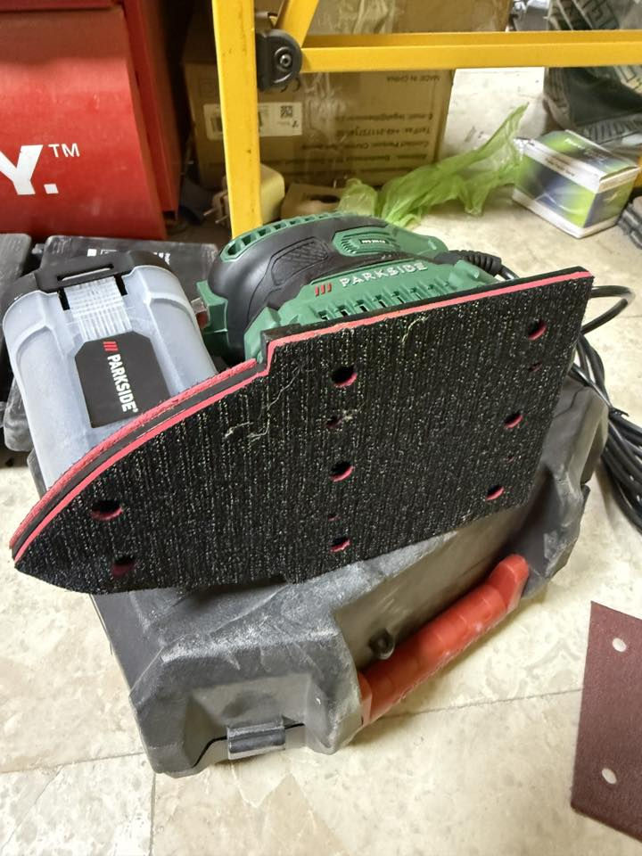 منعمات كهرباء عدد 2 

اولى بارك سايد تجي مربعة ومثلثة 

ثانية انهل مثلثة 

توصيل متوفر
***********
