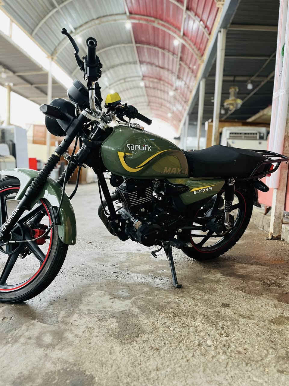 دراجه البيع  نضافه ٩٠ بل ميه التواصل عله هاذه ***********
