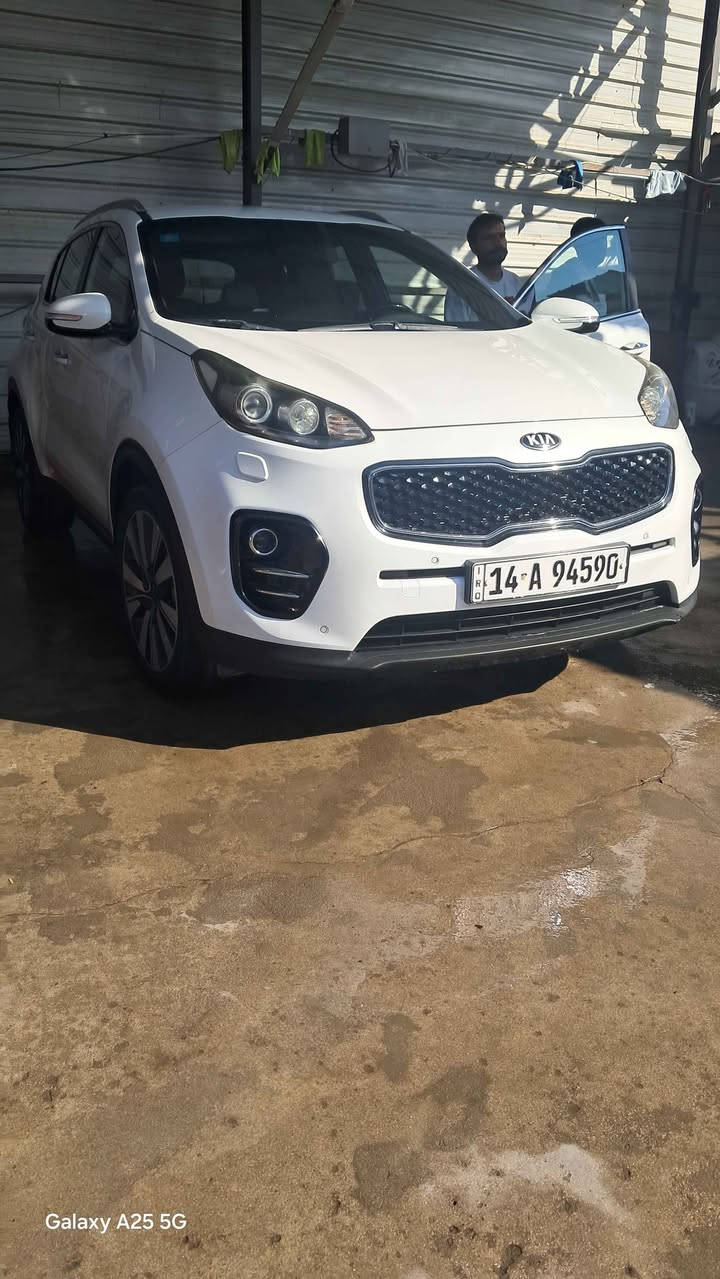 السلام عليكم اخوان

 سياره سبورتج مكفول من الصبغ موديل 2018 خليجي 

(مواصفات السياره)

حساسات أمامي خلفي

كشنات جلد

كرسي السائق مساج

رقم جديد بصره 

سنويه جديده

فقط فيها شبر بارد 

السعر (180) الرقم *********** البصرة, العراق
