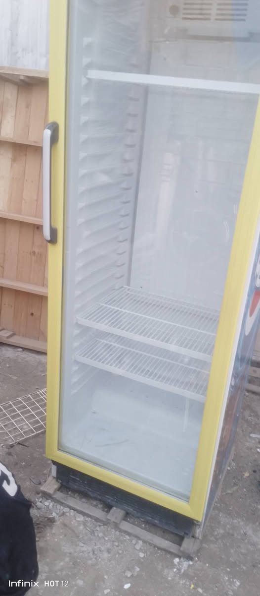 السلام عليكم 
عارضه نضيفه جدا بدون صيانه 
***********
السعر 250
بغداد تقاطع الكياره
