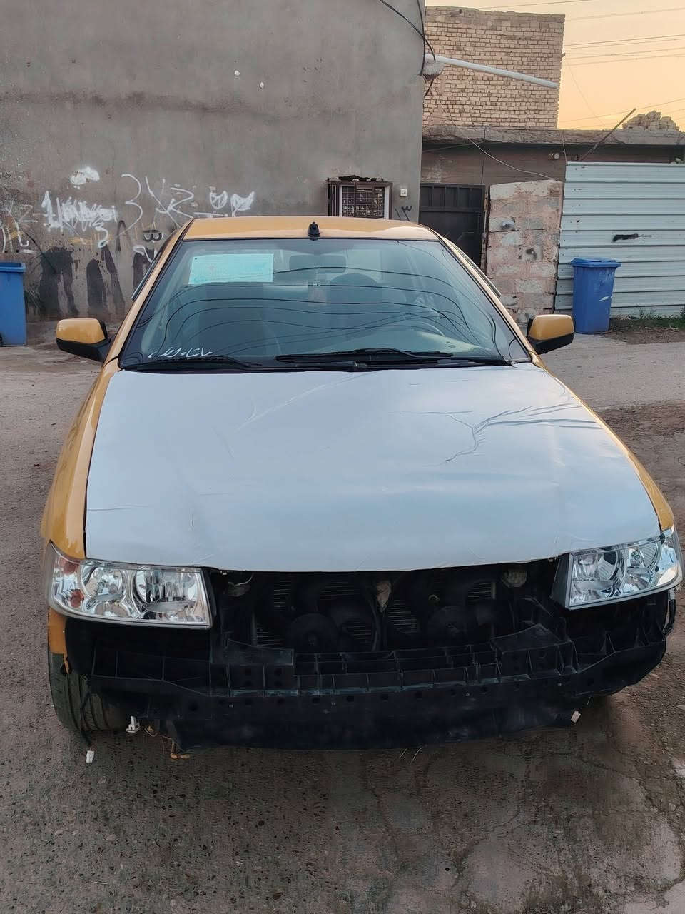 سلام عليكم سياره سمند موديل 2012 رقمه القديم لأحمر محرك مجفت جديد الكير خير من الله السياره حادثه فقط جنطه مواصله لا لغد ولا شاصي غرامات مصفره هيئه ماعرف شكد عليه الي يطلع عليه اني ادفعهن السياره نقصه دعاميه وصدر السعر 25 وبيه مجال بسيط رقم الهاتف /***********
