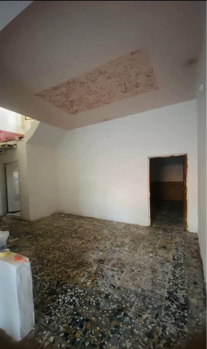 بيت للبيع   100 متر حي ميسان (طابو زراعي سند 25 )
قرب مدرسه العاصمه  يحتوي على غرفه وصاله واستقبال ومطبخ  وصحيات داخليه وخارجيه   

للاستفسار *********** النجف, العراق
