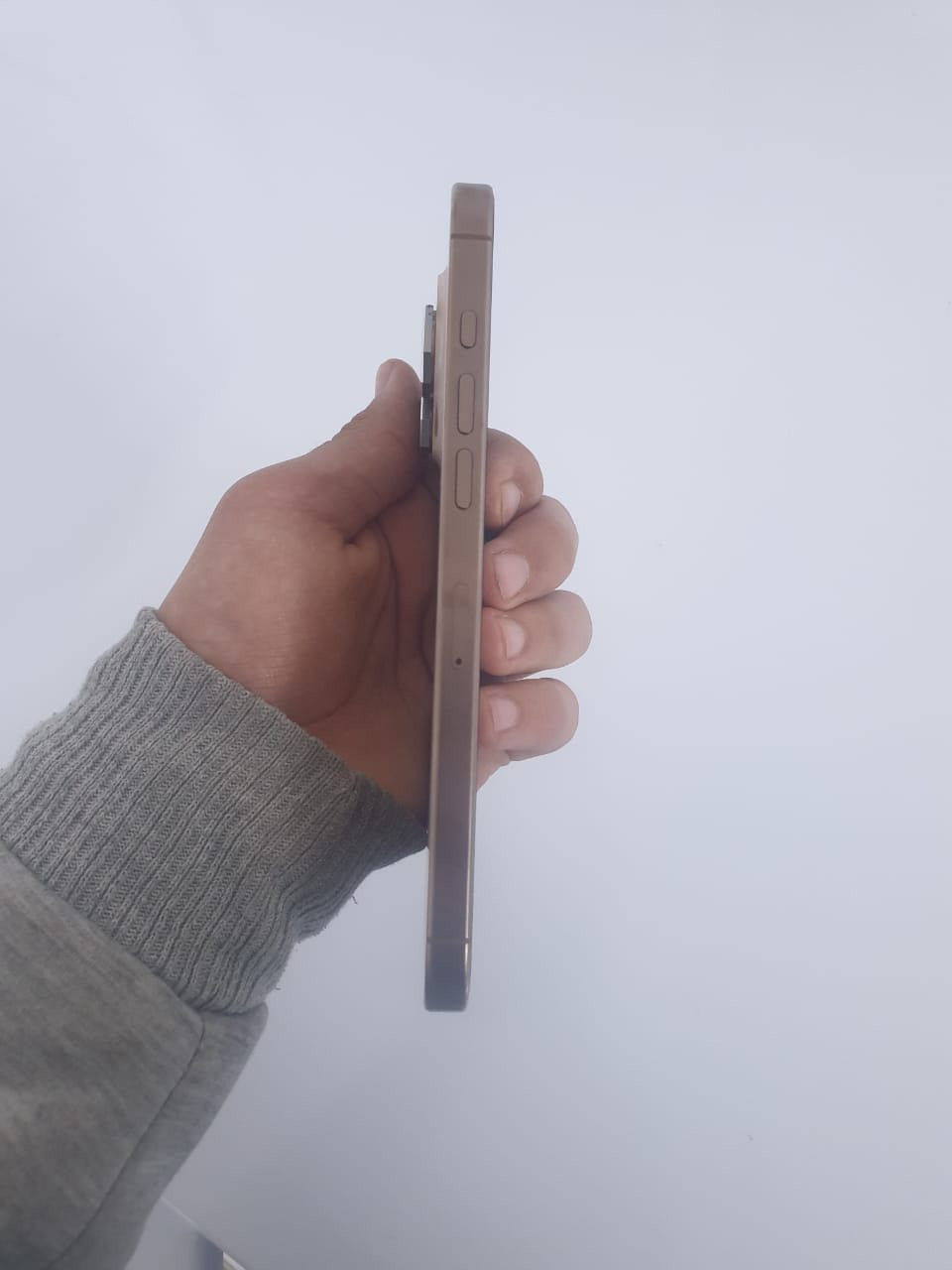 ايفون 16 برو ماكس ذاكره 256 بطارية 94 التلفون نضافه 100‎%‎ مابي شخط السعر مليون و275 بي مجال 
رقم واتساب ***********
او اتصال***********
