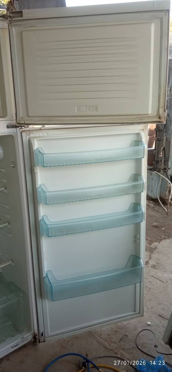 ثلاجه أرجيليك  حجم كبير  الثلاجه ما مصلحه  عنوان بابل  ***********
