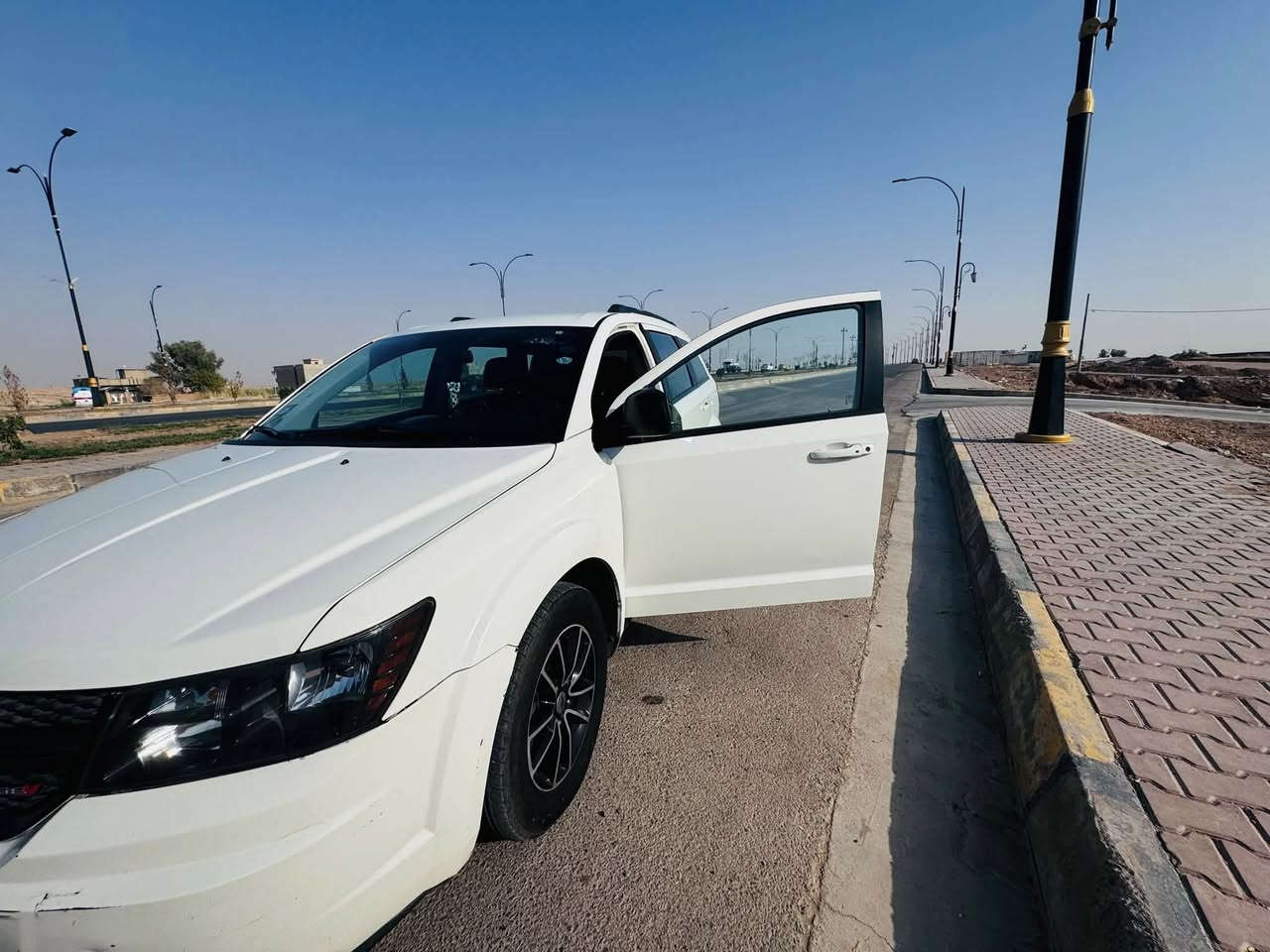 دوج جورني 🚩

موديل 2018 

ماشيه 138km🛞

رقم اربيل 🚦

4 سلندر 🚘

محرك كير شرط مامفتوح 🔒

بدون لا دواخل ولا ايرباك 🛠️

فقط جاملغ امامي مبدل 

للاستفسار ✅***********

السعر 130$ وبيها مجال بسيط ⚜️
