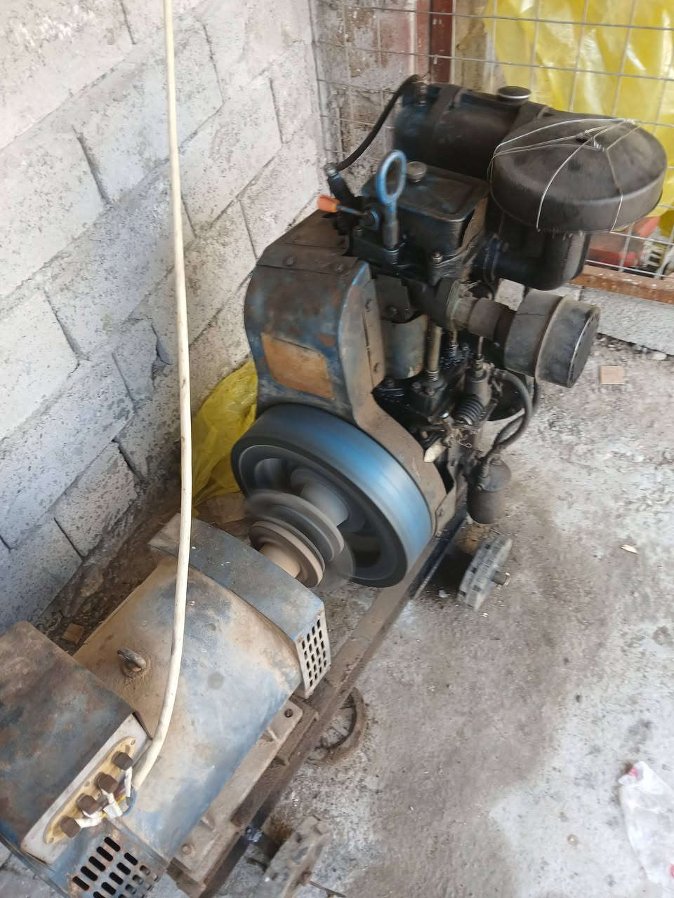 سلام عليكم للبيع مولد 3فيز مولد جديد السعر800وبيه مجال للاتصال  *********** عنوان بغداد المعامل
