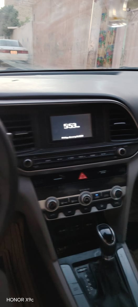 السلام عليكم
للبيع النترا موديل 20 أمريكي بيها صبغ قمارة وبنيد وجاملغ خلفي ليبل واحد السيارة بدون اي دواخل  وبدون أي حادث قوي ماشية 91000 السعر 105 وبيها مجال جدا بسيط 
للاستفسار ***********
