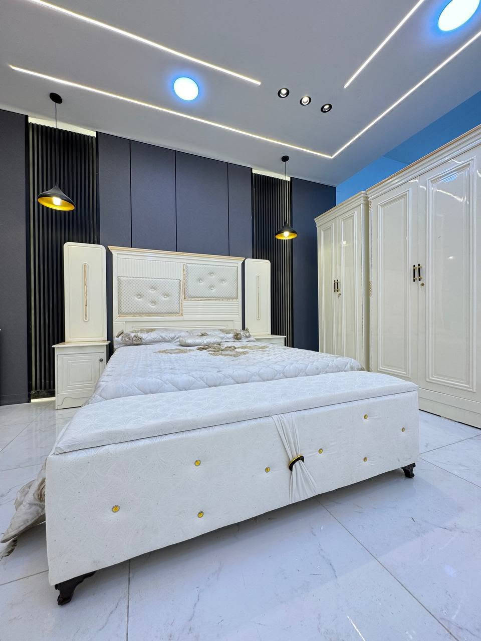 حصرياً الموديل الجديد   

السعر مليون دينار فقط 😍

غرفه نجاره قتصاديه 🛌

متكونه من 9 قطع مميزه 

الكنتور ارتفاع 240 طول 320 

مع الزاويه مجموع الطول 4 امتار 

السمك الخارجي للغرفه 5 ملم انديف

والسمك الداخلي 3 ملم معاكس ابيض

سعر الشازلون الخزان 75 الف 

سعر الشازلون المقعد 50 الف 

متوفر توصيل وشد داخل بغداد 😊

متوفر توصيل وشد لكافة محافضات العراق 🇮🇶


**إذا كنت صاحب هذا الإعلان وتريد حذفه لأي سبب، رجاءا أرسل رسالة إلى الدعم الفني**