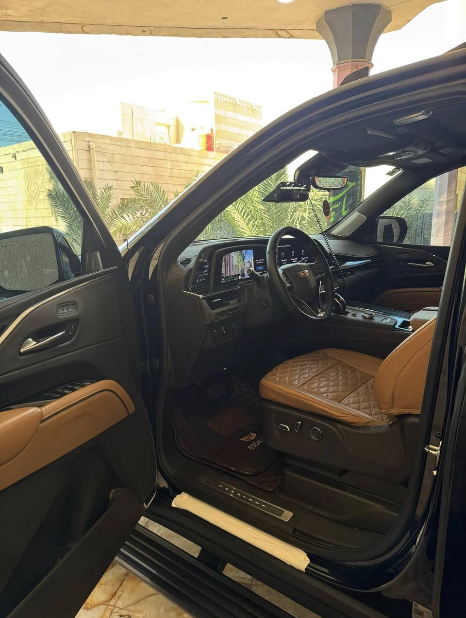 السلام عليكم  للبيع
كاديلاك اسكاليد موديل 2023 سبورت 600

خليجي  كفالة عامة 
ماشيه 42
مواصفات سبورت 36 سماعة 
السياره مواصفاتها غنيه عن التعريف 

كامره 4k
و٥ كامرات
داتاشو 
كشنات تدفئة تبريد
كشنات vip
اوتو بارك
ترحيب ودخول ذكي
جنطه شفط وكهرباء برجل
وبعد بسهه مواصفات متخلص 
السيارة رقم بغداد 
للأستفسار الأتصال ع ***********
