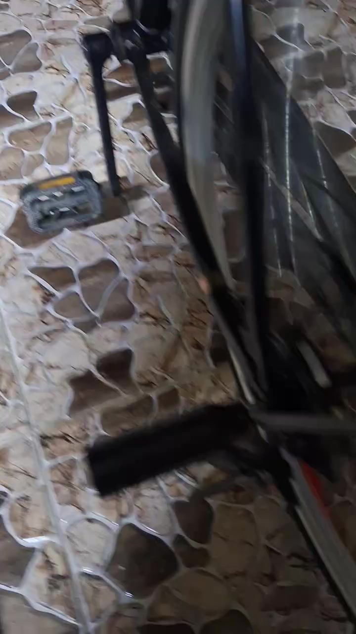 للبيع سعر ١٣٠ بي مجال رقم مبايل*********** مكان واسطي موديل ٢٠٢١
