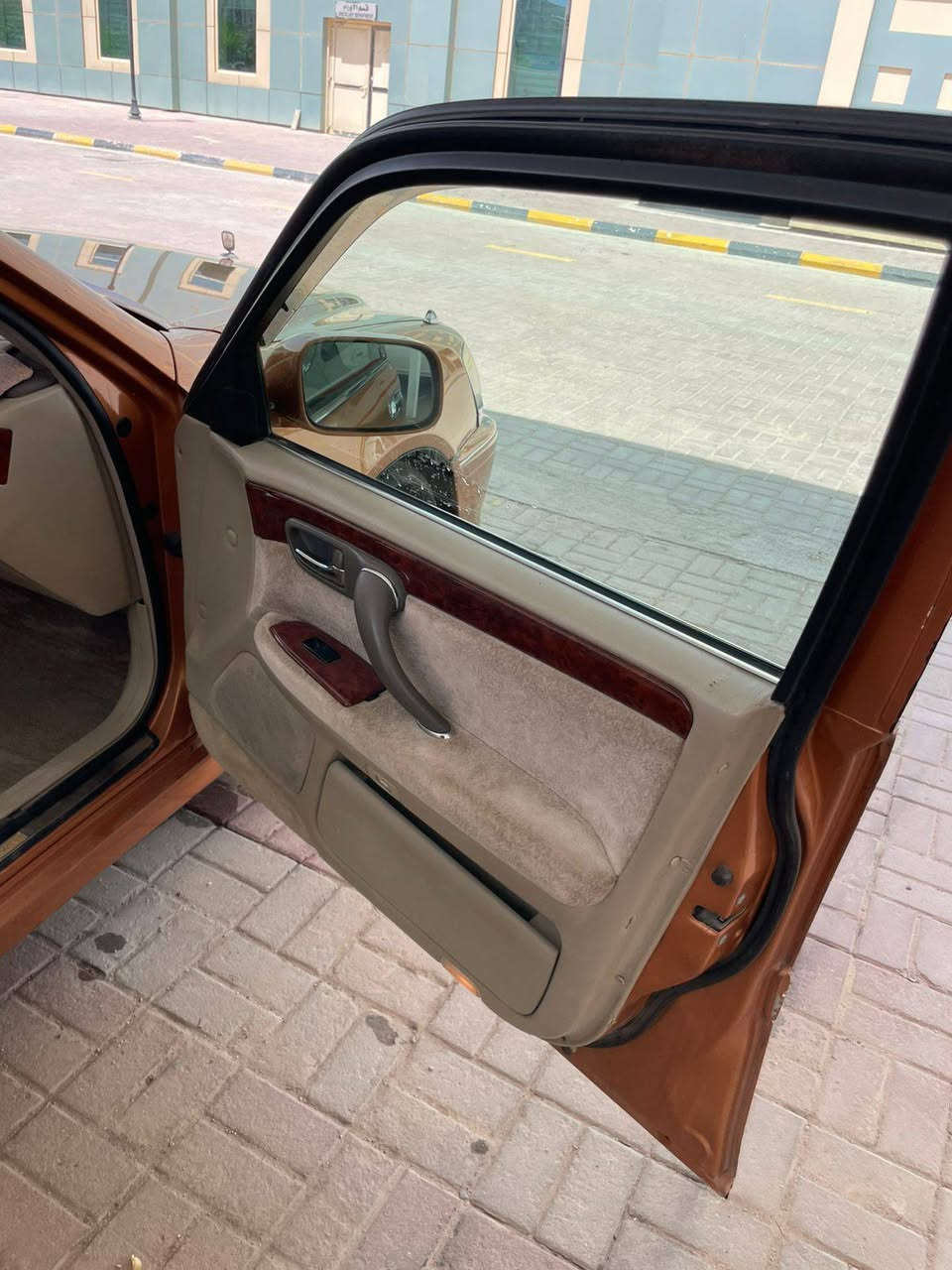 ملكة بصرة قرار ٤٨ مشروع وطني تداور بكل مكان مداور ثاني يوم
دكمتين اصل كرستال سيارة جديدة وجاهزة على اخر حبايه 
تحوير نجف فوك وجوه دشبول عارف العيساوي 
لون مميز 
مكان السيارة النجف الاشرف 
للاستفسار اكثر 
***********
