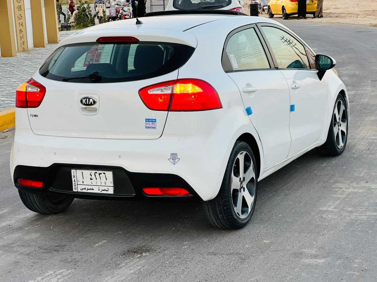 اللهم صلِ على محمد وآل محمد 
للاستفسار ***********
كيا ريو هاشباك موديل 2014 وارد خليجي رقم بصره تحويل مباشر سنويه مشروع وطني ل28 سياره فول مواصفات 1/1 محرك 1600 شرط الفحص تراي كلش حلو ماشيه 116 جاهزه من تبريد حداديه صدر امامي وخلفي كهربائيات كلها شغاله مواصفات فتحته تنته بصمه تشغيل وبصمه أبواب شاشه حساس خلفي تحكم ستيرن ويل كب كروم دواخل كلش نظيفه سياره بيها بنيد مبدل اصلي وصبغ مقدمه الجاملعات الاماميه بدون دواخل شرط السعر 77 وبيها مجال بسيط مكان السياره ناصريه رجاء بس الشراي يتصل
