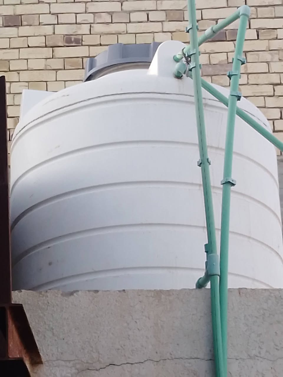 السلام عليكم خزان ماي ابو الف سعره 100 وكيزر استخدام شهر سعره 100 وماطور سعره 20 للاستفسار على هذا رقم ***********
