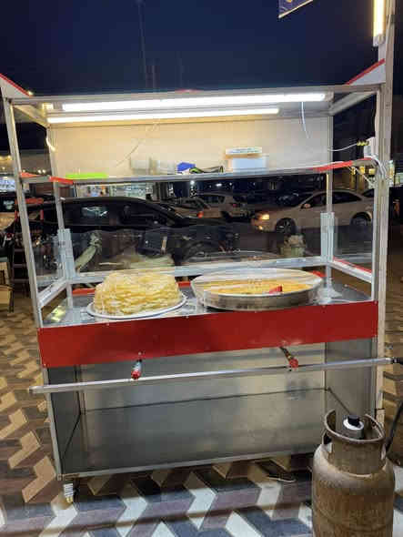 فاترينه الامنيوم للبيع 
عربانه لبلبي  او حمايه الحلويات 
 للبيع ***********
