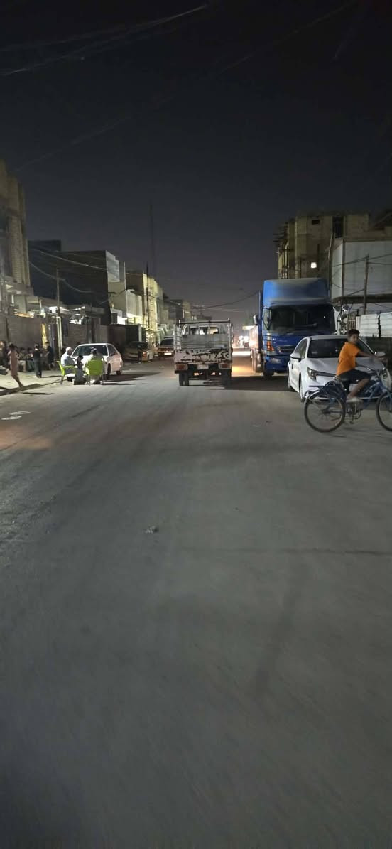 السلام عليكم بيتين للبيع او مراوس أبيت بنجم
المساحه كل بيت 100متر  طابق واحد سعرة 95وبي مجال
 وثاني 110متر   طابقين 105وبي مجال  
العنوان الشعله الدوانم شارع سكله ابو موسى البيوت 
على الشارع الرئيسي قريب على الصابيات سند 25
كافه الخدمات الشراي واتساب  تصال ***********@
